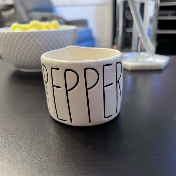 Rae Dunn Pepper cup/cellar Magenta Artisan Collection - Picture 1 of 3